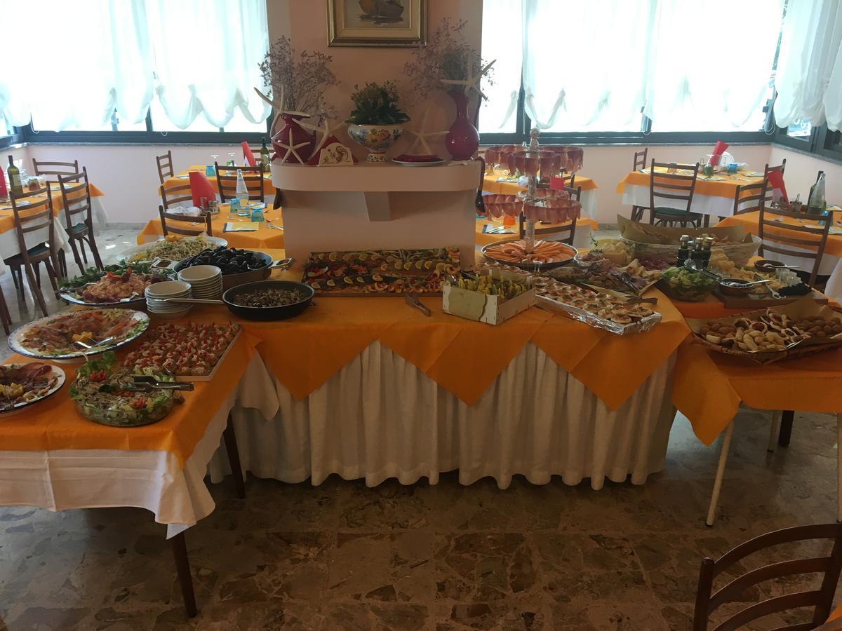 Hotel Laila Cesenatico Eksteriør billede