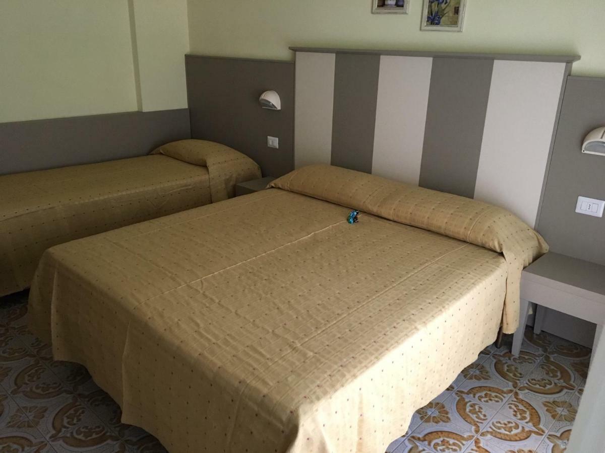 Hotel Laila Cesenatico Eksteriør billede