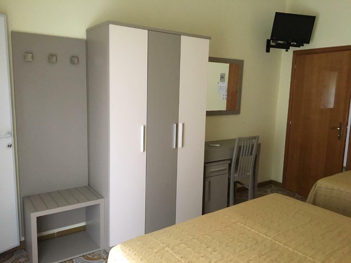 Hotel Laila Cesenatico Eksteriør billede