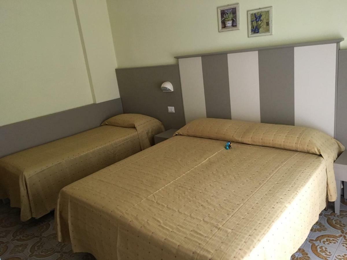 Hotel Laila Cesenatico Eksteriør billede